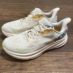 NWT HOKA clifton 9 shoes - vanilla/astral